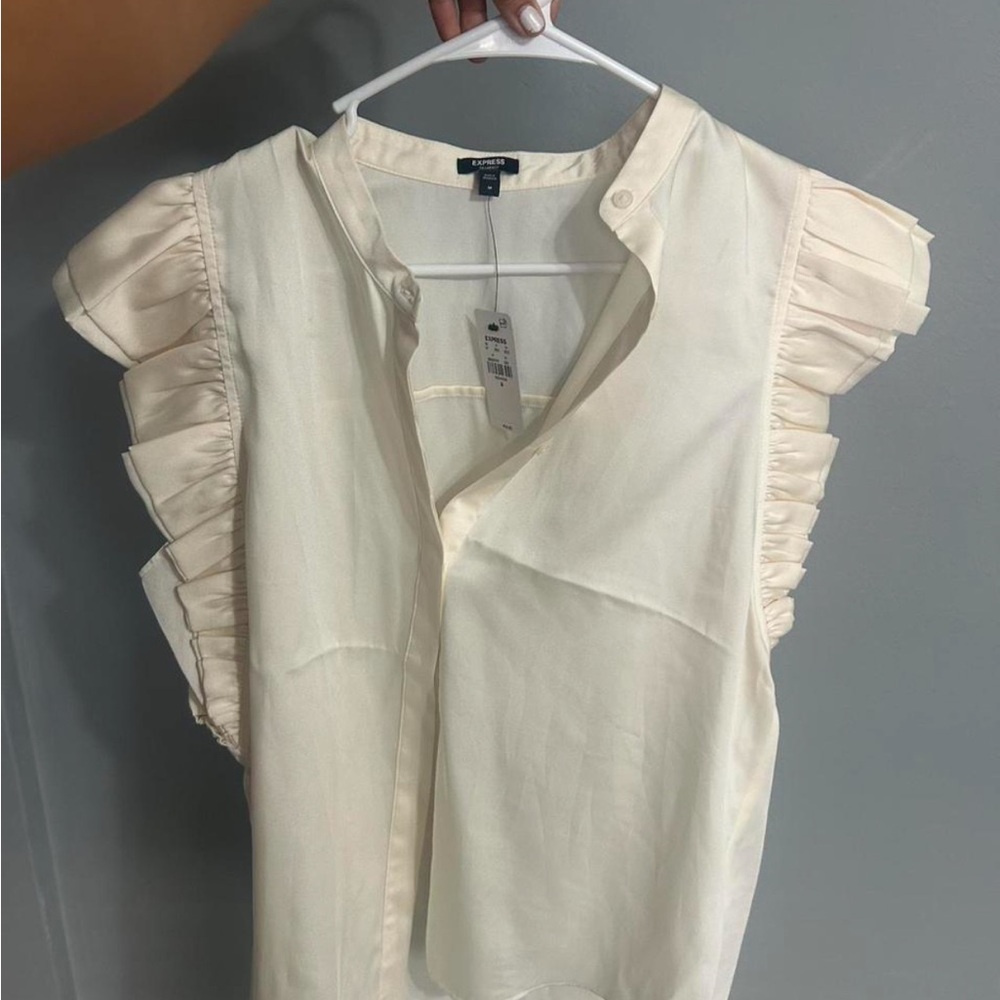 Zara Ivory Ruffle Sleeve Blouse